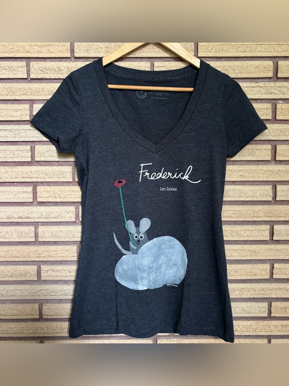 "Frederick" T-Shirt - M - Out of Print - Kids Book Shirt - Frederick the Mouse